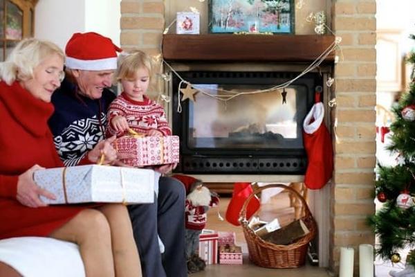 Cuidado de ancianos: ¿qué regalar a los mayores por Reyes?