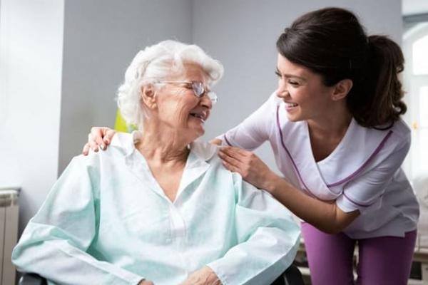 Personal interno para el cuidado de ancianos en el hogar