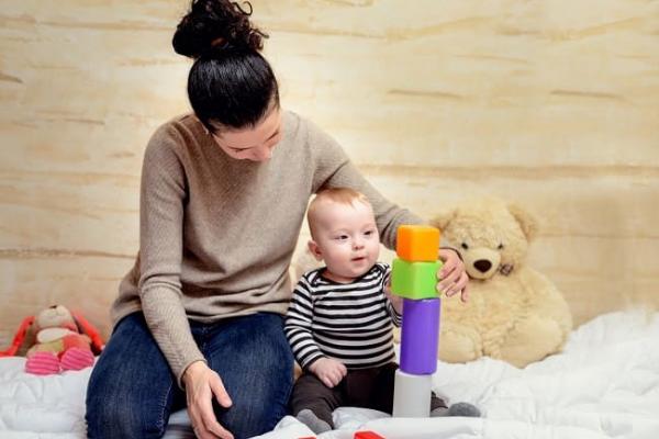 Cuidado de niños y labores domésticas: ayudas y consejos